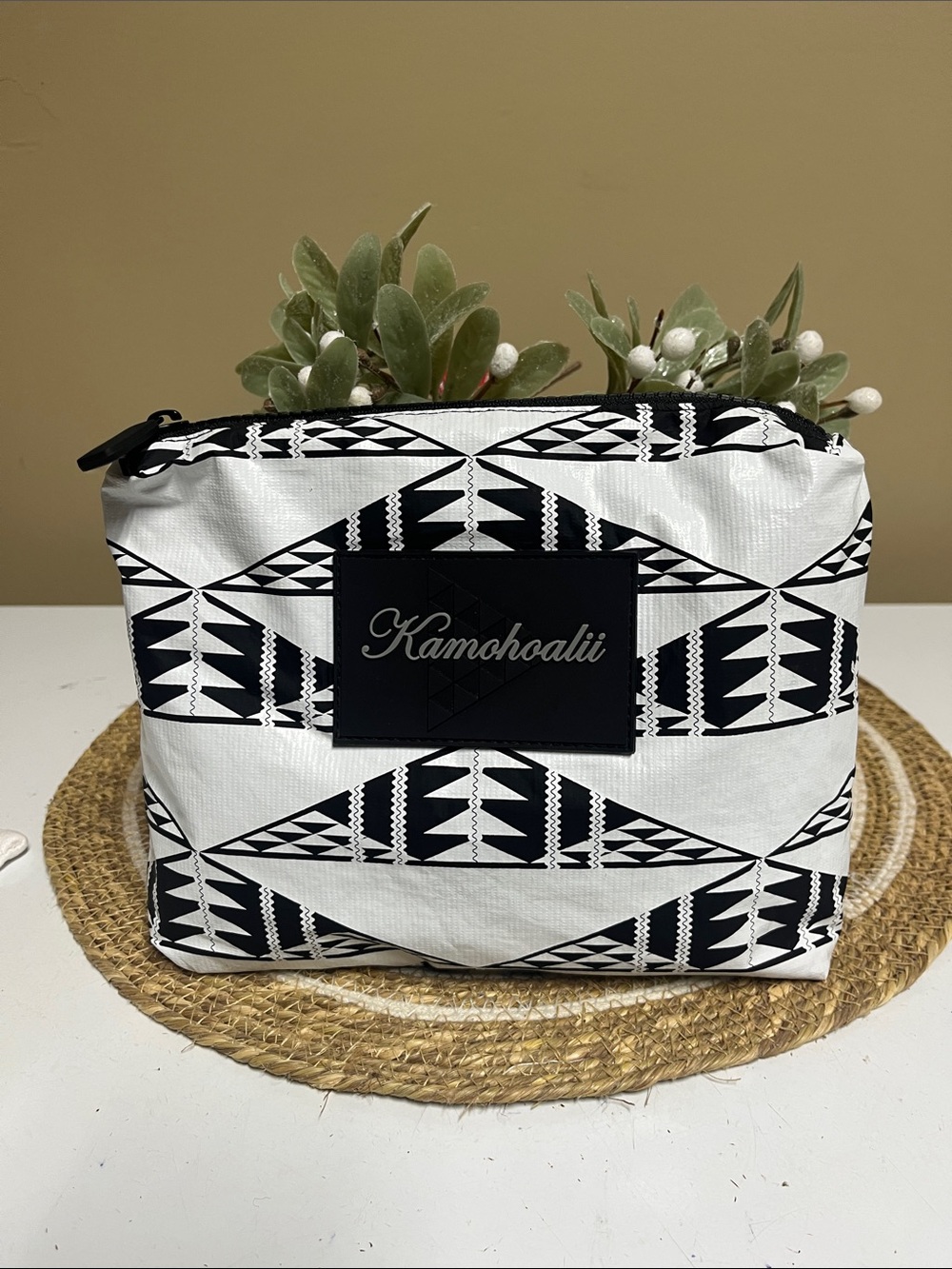 Kamohoalii Women’s Pouch
